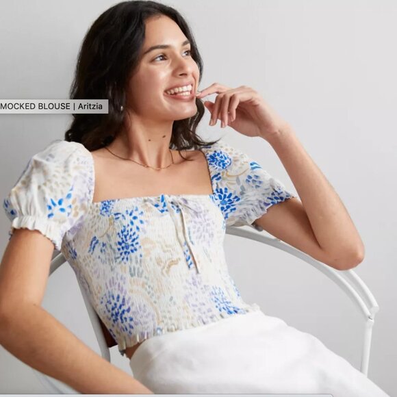 NWT Aritzia Wilfred smocked floral crop top pastel colors M - Picture 1 of 8